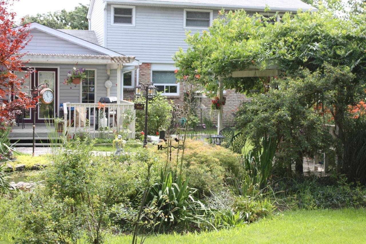 Carrousel Bed & Breakfast Cayuga Exterior foto