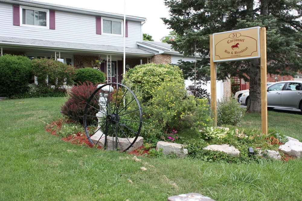 Carrousel Bed & Breakfast Cayuga Exterior foto