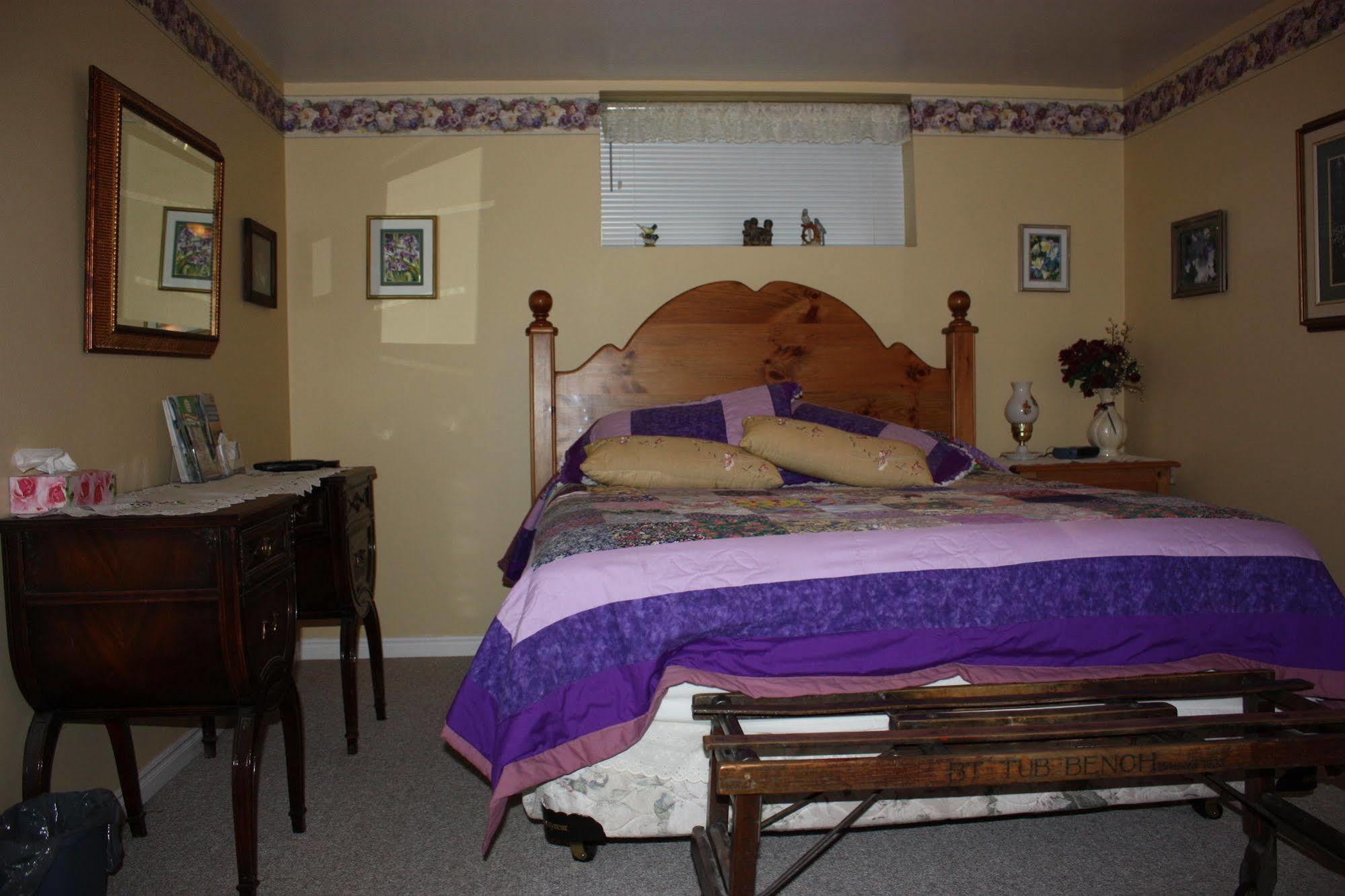 Carrousel Bed & Breakfast Cayuga Exterior foto